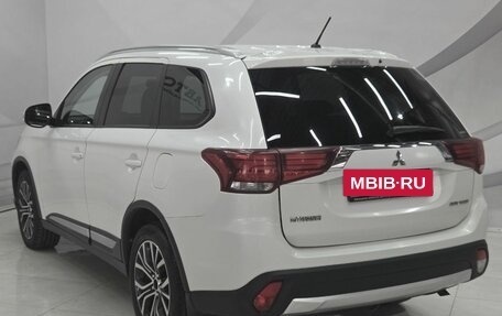 Mitsubishi Outlander III рестайлинг 3, 2015 год, 1 680 000 рублей, 7 фотография