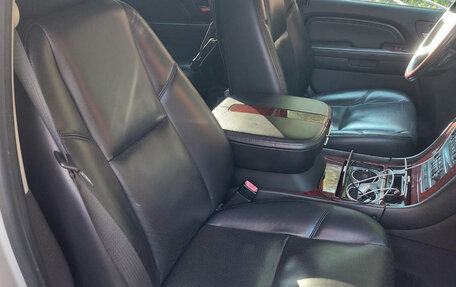 Cadillac Escalade III, 2008 год, 2 300 000 рублей, 7 фотография