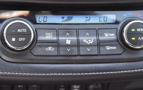 Toyota RAV4, 2018 год, 2 450 000 рублей, 23 фотография