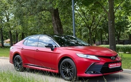 Toyota Camry, 2021 год, 3 290 000 рублей, 1 фотография