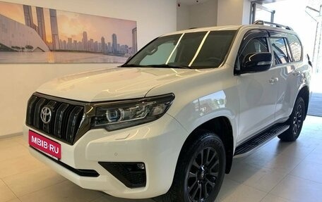 Toyota Land Cruiser Prado 150 рестайлинг 2, 2021 год, 6 600 000 рублей, 1 фотография