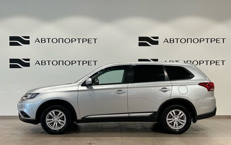 Mitsubishi Outlander III рестайлинг 3, 2018 год, 1 799 000 рублей, 4 фотография