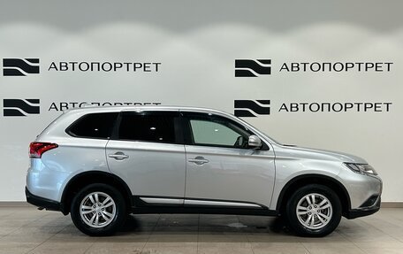 Mitsubishi Outlander III рестайлинг 3, 2018 год, 1 799 000 рублей, 8 фотография
