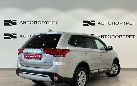 Mitsubishi Outlander III рестайлинг 3, 2018 год, 1 799 000 рублей, 7 фотография