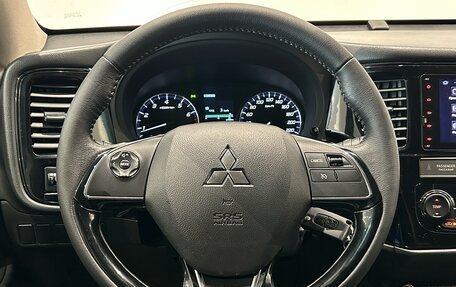 Mitsubishi Outlander III рестайлинг 3, 2018 год, 1 799 000 рублей, 21 фотография