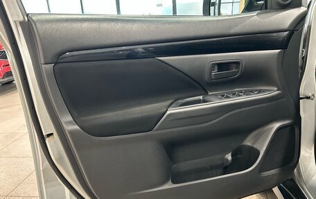 Mitsubishi Outlander III рестайлинг 3, 2018 год, 1 799 000 рублей, 16 фотография
