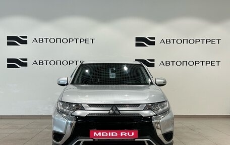 Mitsubishi Outlander III рестайлинг 3, 2018 год, 1 799 000 рублей, 10 фотография