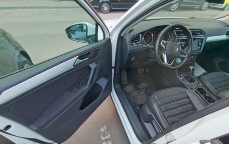 Volkswagen Tiguan II, 2021 год, 2 590 000 рублей, 6 фотография