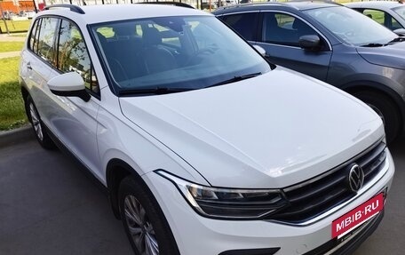 Volkswagen Tiguan II, 2021 год, 2 590 000 рублей, 3 фотография