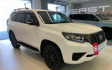 Toyota Land Cruiser Prado 150 рестайлинг 2, 2021 год, 6 600 000 рублей, 3 фотография