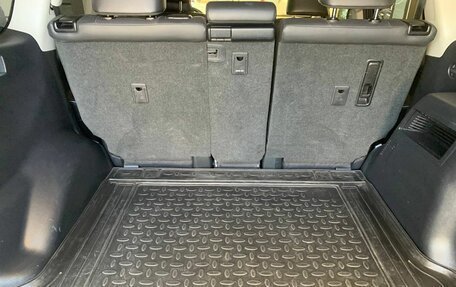 Toyota Land Cruiser Prado 150 рестайлинг 2, 2021 год, 6 600 000 рублей, 8 фотография