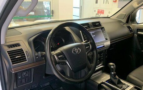 Toyota Land Cruiser Prado 150 рестайлинг 2, 2021 год, 6 600 000 рублей, 14 фотография