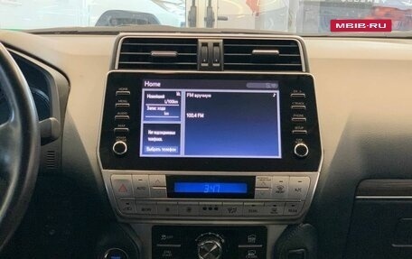 Toyota Land Cruiser Prado 150 рестайлинг 2, 2021 год, 6 600 000 рублей, 13 фотография