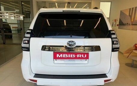 Toyota Land Cruiser Prado 150 рестайлинг 2, 2021 год, 6 600 000 рублей, 5 фотография