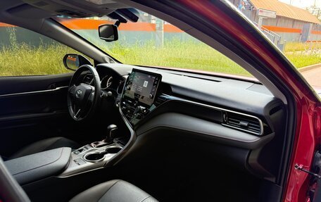 Toyota Camry, 2021 год, 3 290 000 рублей, 13 фотография