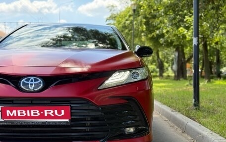 Toyota Camry, 2021 год, 3 290 000 рублей, 4 фотография