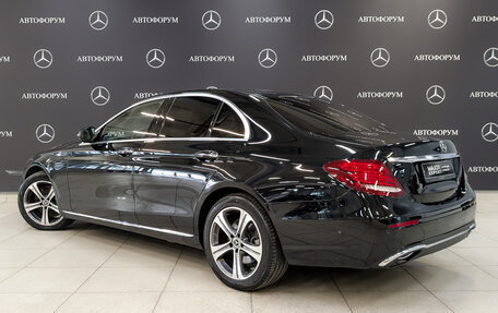 Mercedes-Benz E-Класс, 2019 год, 4 990 000 рублей, 7 фотография