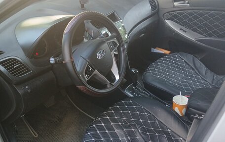 Hyundai Solaris II рестайлинг, 2014 год, 650 000 рублей, 10 фотография