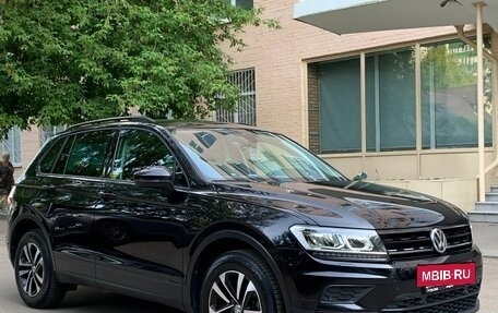 Volkswagen Tiguan II, 2019 год, 2 475 000 рублей, 2 фотография