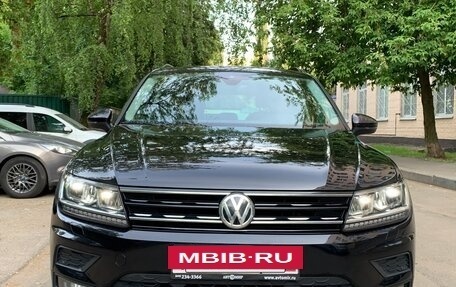 Volkswagen Tiguan II, 2019 год, 2 475 000 рублей, 3 фотография