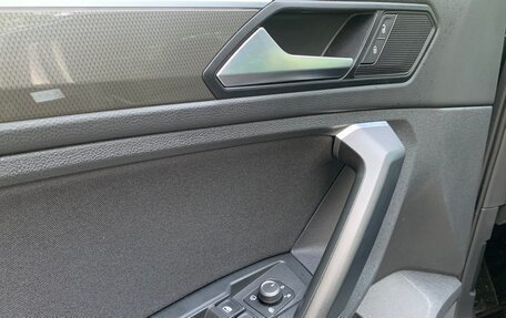Volkswagen Tiguan II, 2019 год, 2 475 000 рублей, 24 фотография