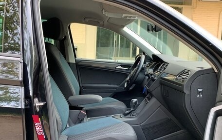 Volkswagen Tiguan II, 2019 год, 2 475 000 рублей, 34 фотография