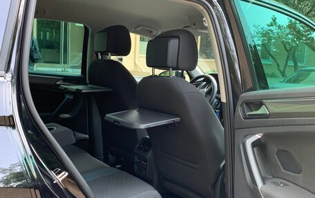 Volkswagen Tiguan II, 2019 год, 2 475 000 рублей, 37 фотография