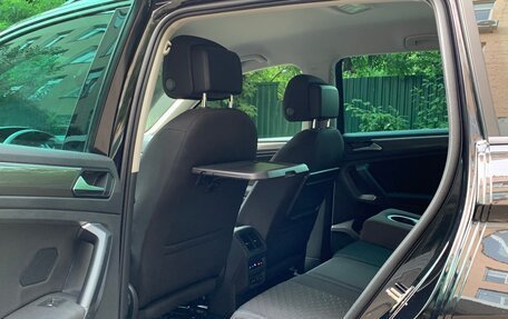 Volkswagen Tiguan II, 2019 год, 2 475 000 рублей, 36 фотография