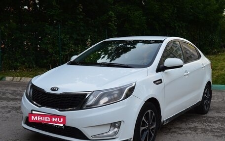 KIA Rio III рестайлинг, 2013 год, 650 000 рублей, 2 фотография