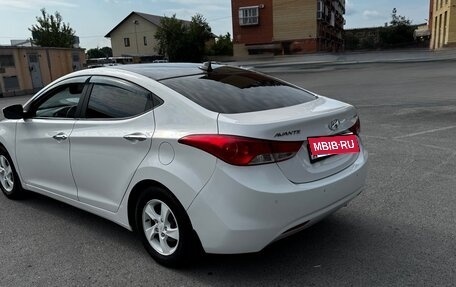 Hyundai Avante, 2011 год, 940 000 рублей, 3 фотография