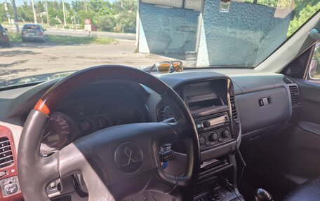 Mitsubishi Pajero III рестайлинг, 2001 год, 995 000 рублей, 5 фотография