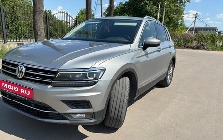 Volkswagen Tiguan II, 2018 год, 2 400 000 рублей, 2 фотография
