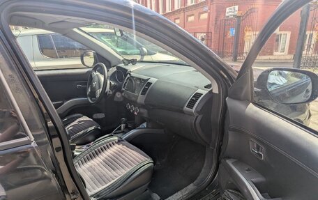 Mitsubishi Outlander III рестайлинг 3, 2010 год, 1 100 000 рублей, 4 фотография