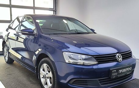 Volkswagen Jetta VI, 2011 год, 1 050 000 рублей, 3 фотография