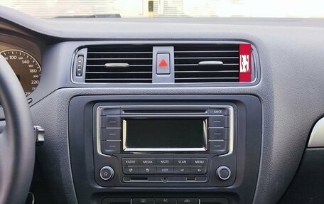 Volkswagen Jetta VI, 2011 год, 1 050 000 рублей, 18 фотография