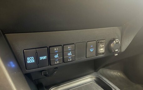 Toyota RAV4, 2016 год, 1 770 000 рублей, 13 фотография
