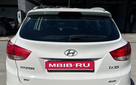 Hyundai ix35 I рестайлинг, 2013 год, 1 000 000 рублей, 4 фотография