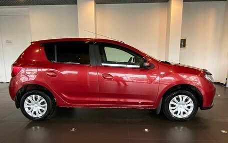 Renault Sandero II рестайлинг, 2016 год, 885 000 рублей, 2 фотография