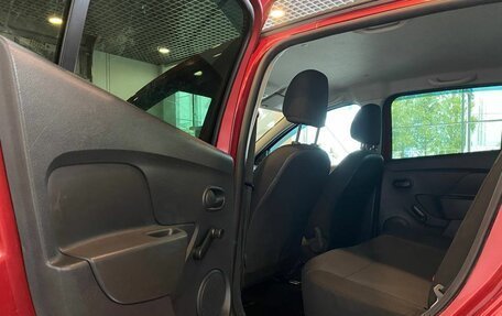Renault Sandero II рестайлинг, 2016 год, 885 000 рублей, 24 фотография