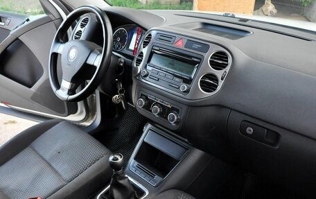 Volkswagen Tiguan I, 2010 год, 950 000 рублей, 10 фотография