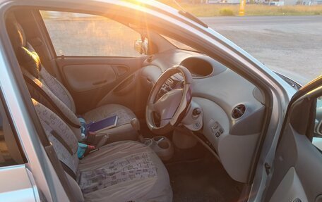 Toyota Platz, 2001 год, 320 000 рублей, 3 фотография