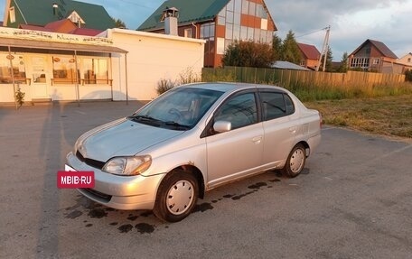 Toyota Platz, 2001 год, 320 000 рублей, 7 фотография