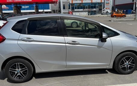 Honda Fit III, 2014 год, 1 090 000 рублей, 2 фотография