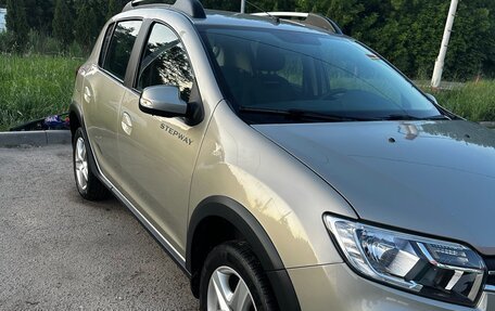 Renault Sandero II рестайлинг, 2021 год, 849 000 рублей, 2 фотография
