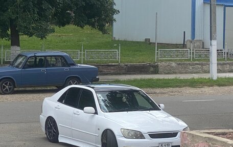 Toyota Altezza, 2001 год, 690 000 рублей, 2 фотография