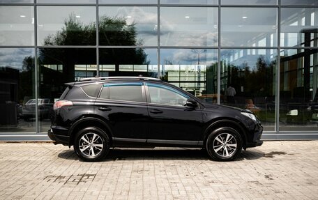 Toyota RAV4, 2017 год, 2 400 000 рублей, 8 фотография