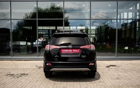 Toyota RAV4, 2017 год, 2 400 000 рублей, 4 фотография