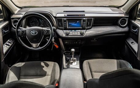 Toyota RAV4, 2017 год, 2 400 000 рублей, 15 фотография
