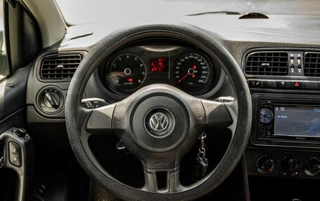 Volkswagen Polo VI (EU Market), 2011 год, 700 000 рублей, 16 фотография
