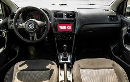 Volkswagen Polo VI (EU Market), 2011 год, 700 000 рублей, 15 фотография